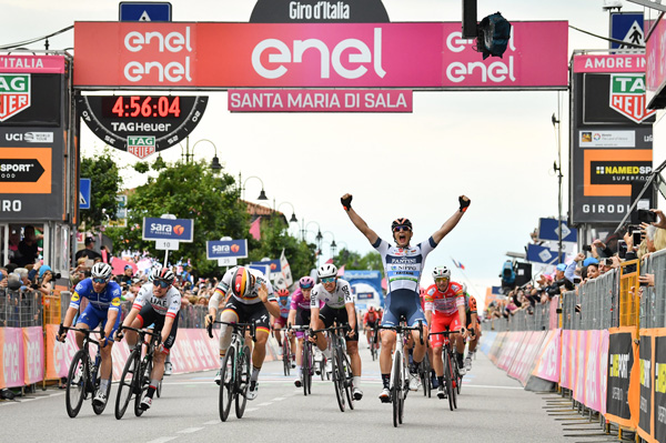 Damiano Cima vince la tappa numero 18 del Giro d' Italia 2019